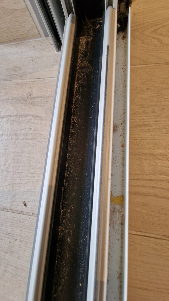 RAIL AVANT